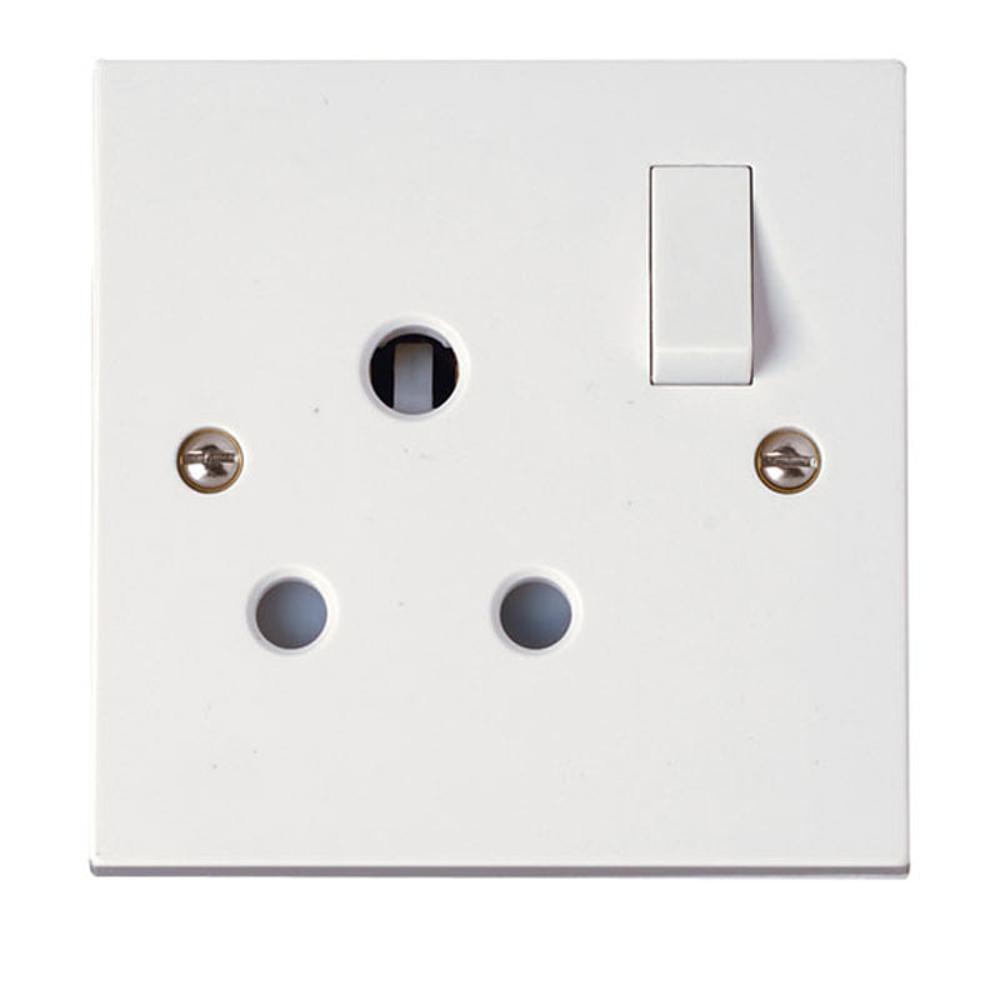 Click Polar 15A Dp Switched Round Pin Socket