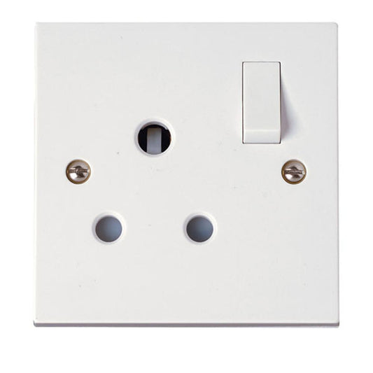 Click Polar 15A Dp Switched Round Pin Socket